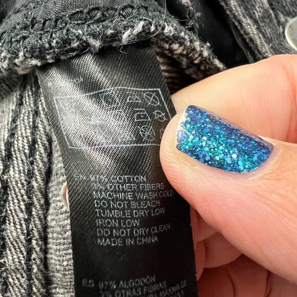 Forever 21 Black Distressed Grunge Festival Cut Off Denim Shorts Size 27 Emo - Picture 3 of 8